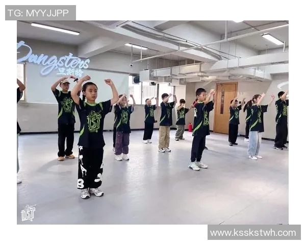 街舞战术解析：深圳街舞队灵活转换体系的深度剖析与实践探讨